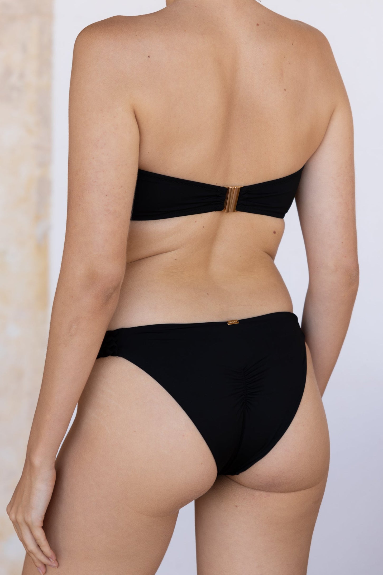 FREJA TOP IN BLACK ONYX